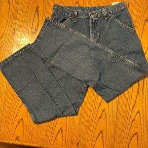 Wrangler men or boys cargo work pants 32 x32
